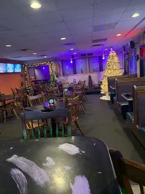 The Hills Bar & Grill