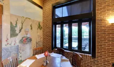 Latin King Italian Dining