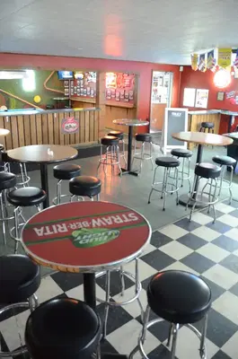 Suzy's Bar & Grill