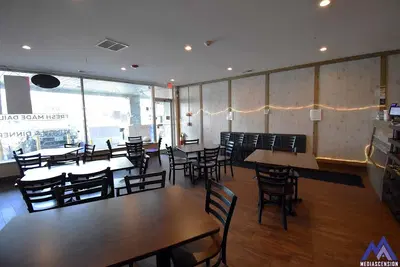 Boon Cafe' (Fusion Restaurant)