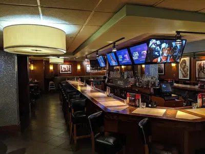 Bar Louie - Skokie Holiday Inn North Shore