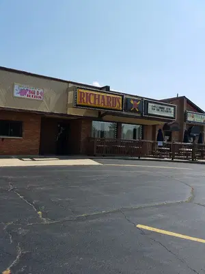 Richards Chicken & Ribs