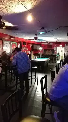 Newbe's Sports Bar & Grill
