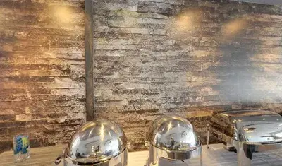 Deja Brew Bar & Grill