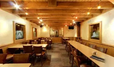 Fox's Restaurant & Pub