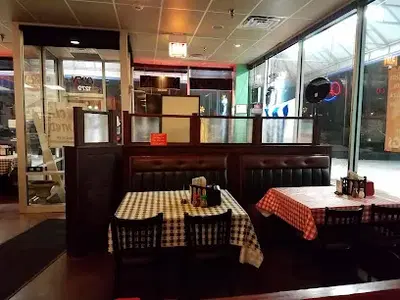 Lola's Pizza & Tiki Bar
