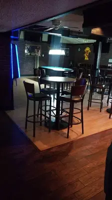 Nicco's bar and grill