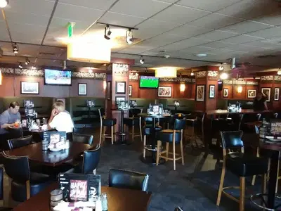 Bar Louie - Oakbrook Terrace