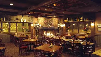 The Village Squire (West Dundee)
