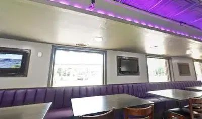 Lavue Bar & Grill