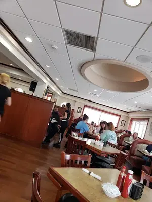 Raspberry's Pancake House & Restaurant