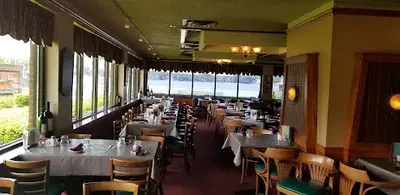 Gale Street Inn - Diamond Lake, Mundelein