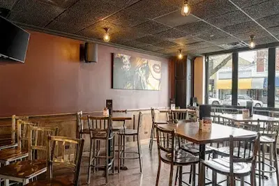 Main Street Pub