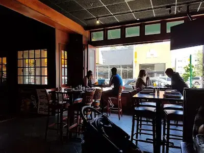 Avenue Ale House