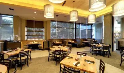 Cooper's Hawk Winery & Restaurant