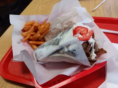 Munchies Gyros & Pizza