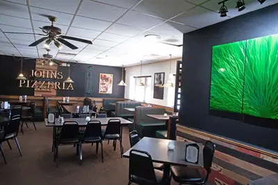 John's Pizzeria