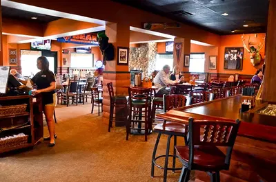 Wolfies Grill - Fishers