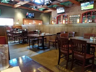 Old Chicago Pizza + Taproom
