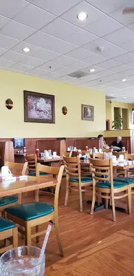 Elis Golden Apple Restaurant and Pancake House