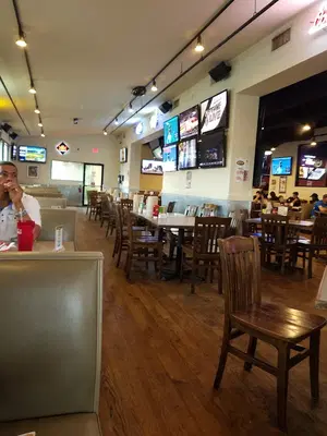 Pluckers Wing Bar