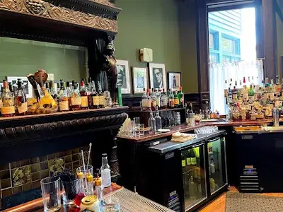 Restaurant and Bar at The Chloe