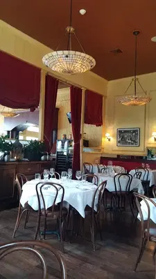 La Petite Grocery
