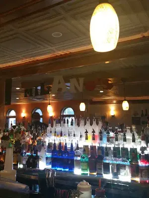 Milano's Pizzaria & Restaurant