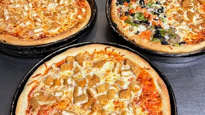 Golden Pizza on Lincoln