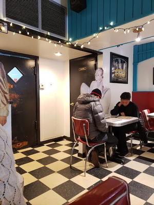 Lost in the 50's Diner