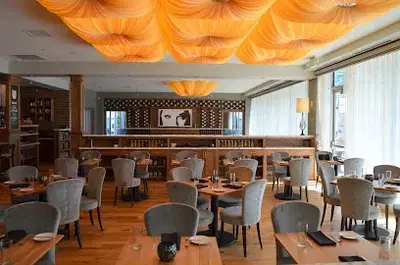 Cunningham's Cafe & Bakery