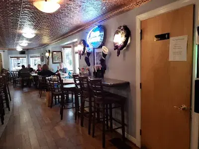 Ships Cafe Restaurant and Crab House