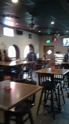 Middle River Inn Sports Bar & Grill