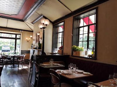 Petit Louis Bistro