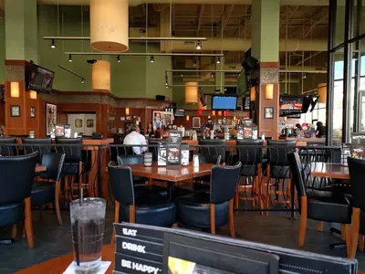 Bar Louie - Twelve Mile Crossing