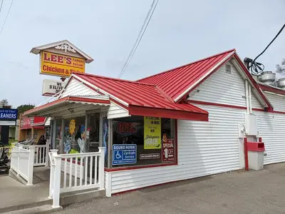 Lee's Famous Recipe Chicken