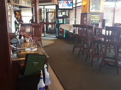 Green Mill Restaurant & Bar