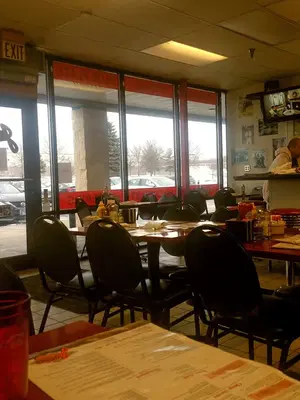 Junior's Cafe & Grill