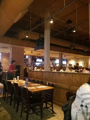 Old Chicago Pizza + Taproom