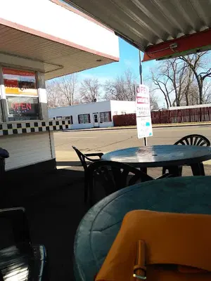 Amos & Amos Barbeque Restaurant