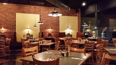 Dewey's Pizza