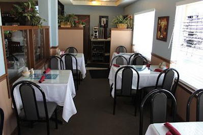 Ari's Restaurant & Bar