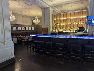 Robie's Restaurant and Lounge at Magnolia Hotel