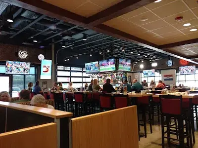 Old Chicago Pizza + Taproom