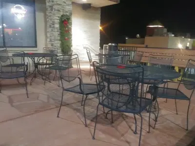 Hotshots Sports Bar & Grill