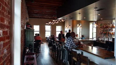 Russell's on Macklind