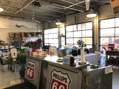 3 BAY BBQ & BAKERY