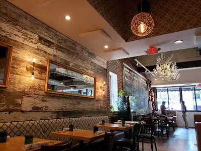 Louie's Wine Dive & Clayton Kitchen