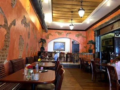Gianni's Trattoria