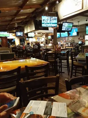 Hooters